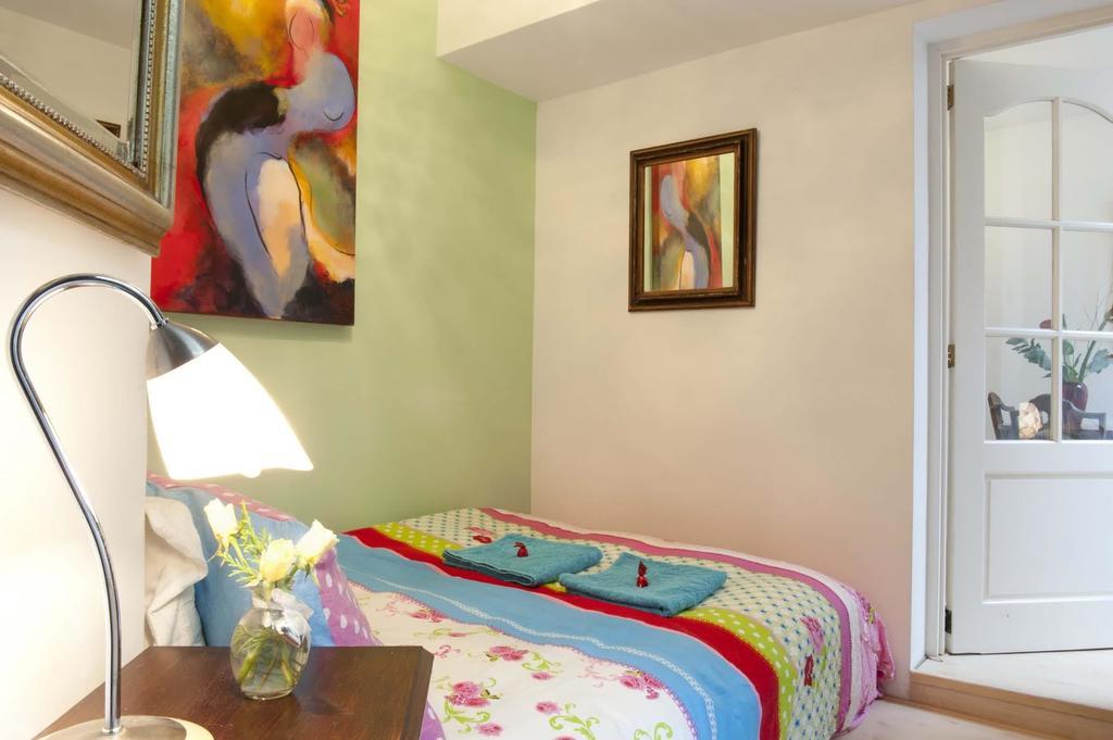 B&B Romantic Rooms Central Хаарлем Стая снимка